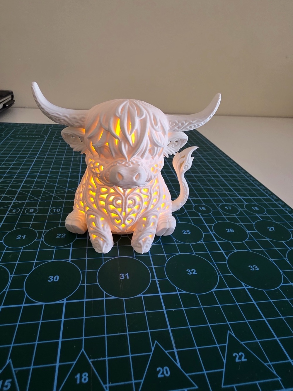 White Highland Cow LED Tea Light Holder – Home Decor